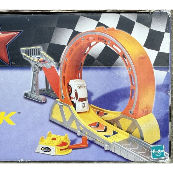 Playskool Hasbro Speedstars Extreme Loop Car Track Self-Powered Race Car Toy NIB - Picture 3 of 5